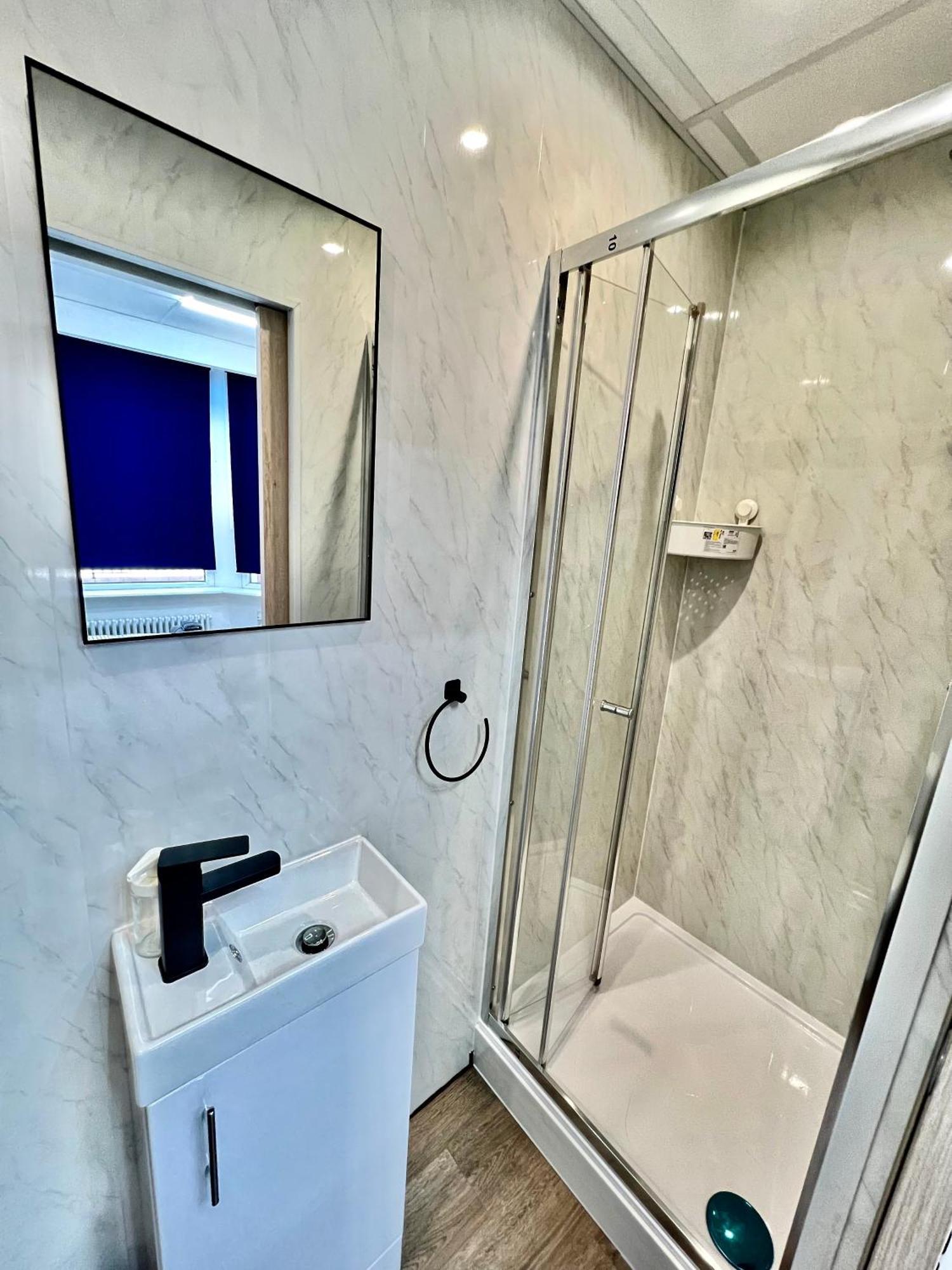 Проживание в семье Lux Super King Private Bath Mediacity, Mufc, Salford *