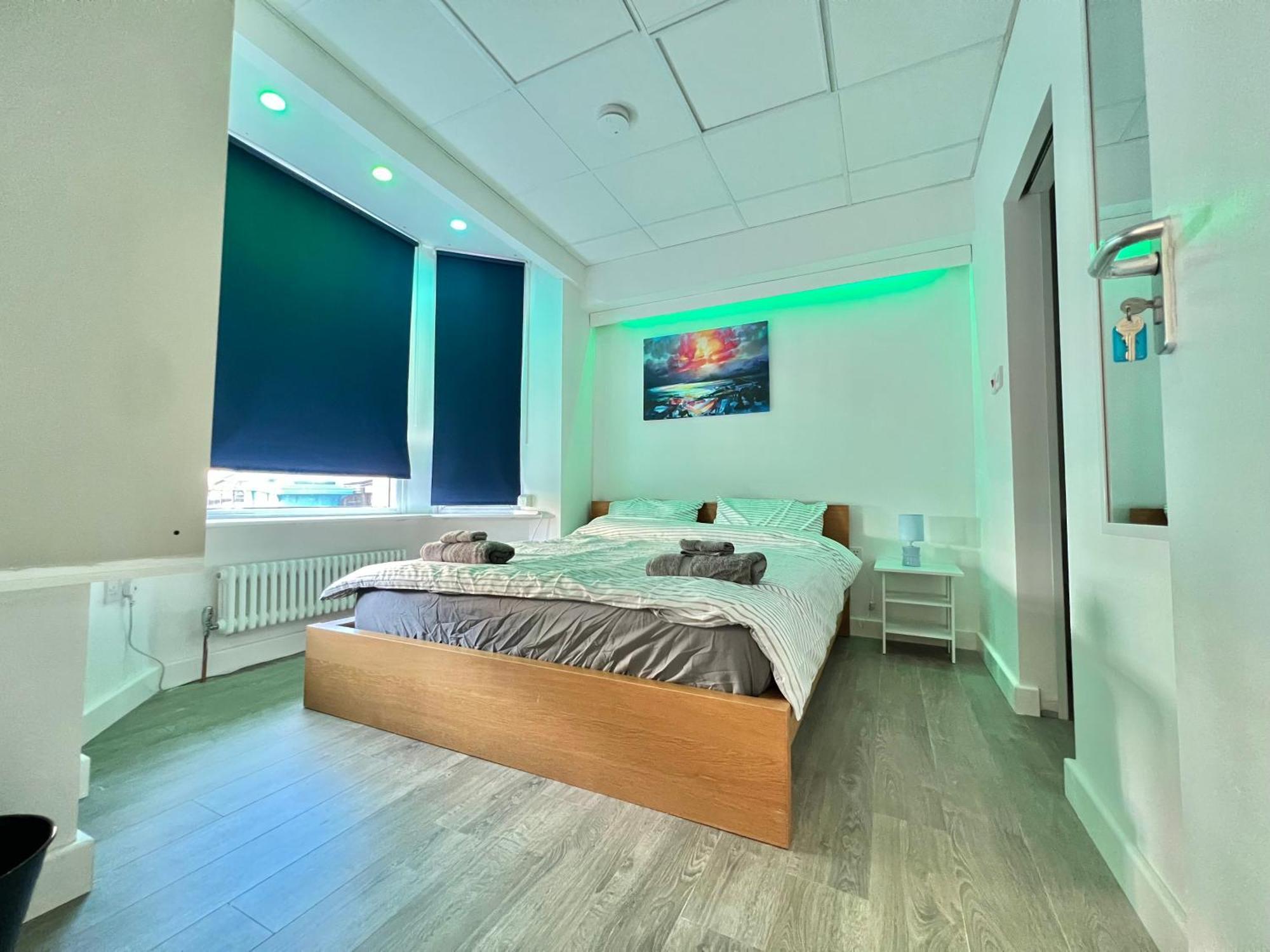 Lux Super King Private Bath Mediacity, Mufc, Salford Манчестер