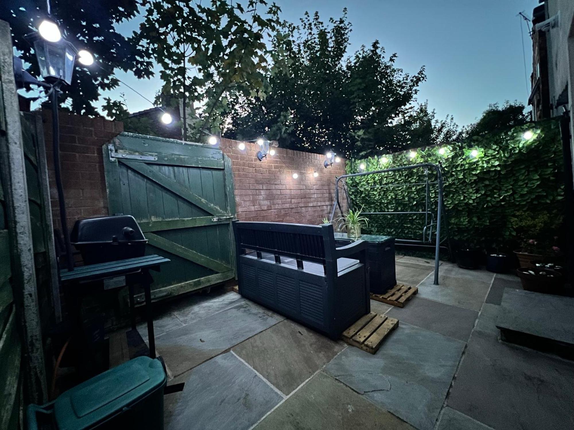 Проживание в семье Lux Super King Private Bath Mediacity, Mufc, Salford Манчестер